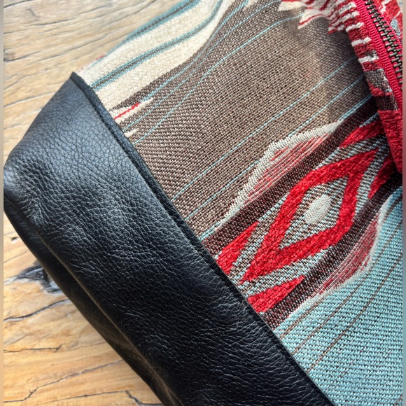 Vaalbara Designs Leather and Kilim Purse Messenger Bag - Picture 10 of 13